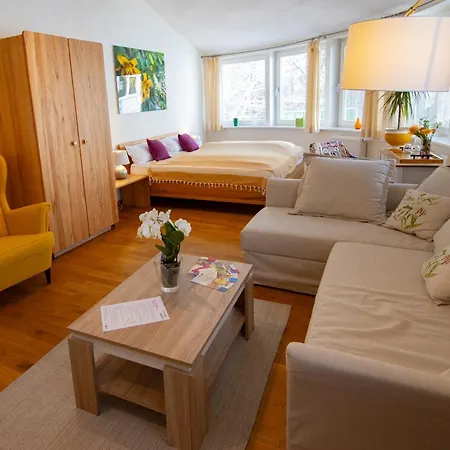 Am Michaelshof, Im  Haus Der Frühstückspension Neu Darchau